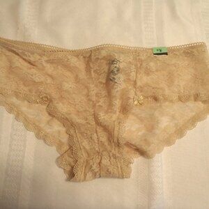AMBRIELLE Size 8 Beige Lace Cheeky Panty NWT